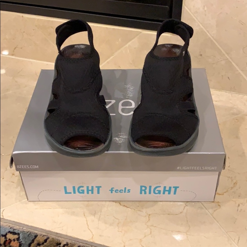 Bzees cloud technology sandals